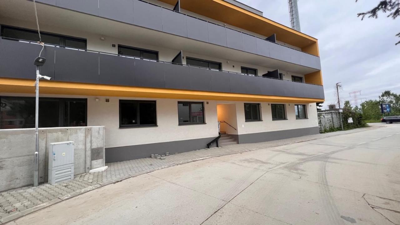 Air-Conditioned 2 Room Apartment, With Terrace, Rovinka 203 Exterior foto